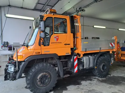 Mercedes Benz Unimog U400