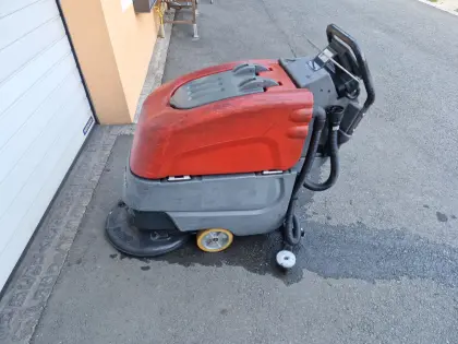 Bodenputzmaschine, Reinigungsmaschine