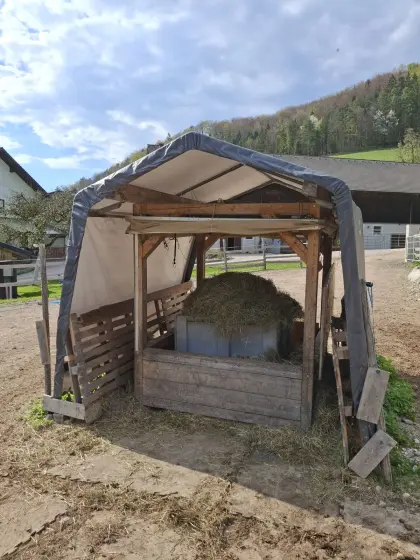 Verkaufe eine zeitgesteuerte Heuraufe