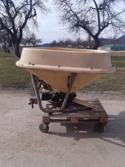 Verkaufe Düngerstreuer