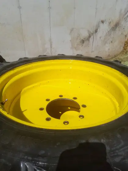 Pflegebereifung John Deere 5720