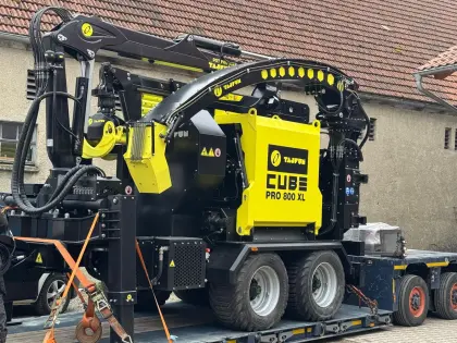 Tajfun Cube Holzhäcksler Holzhacker Häcksler