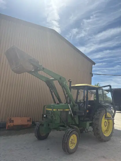 John Deere 1640