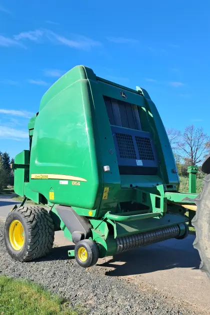 Rundballenpresse John Deere 864 Maxi Cut