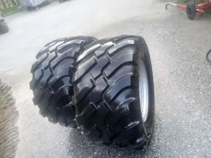 Kompletträder 560/45 R22.5