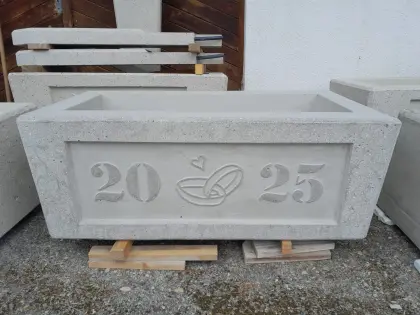 Hochzeits-Beton-Brunnen, Trog