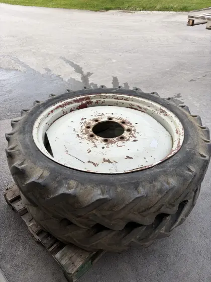 2 Kompletträder 9.5-36