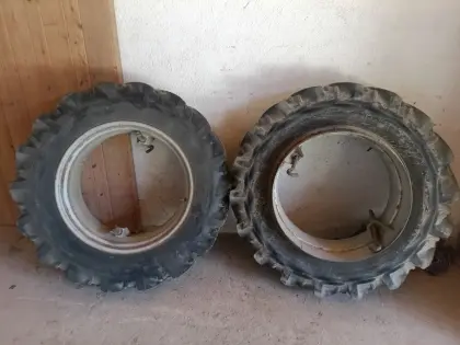 Zwillingsräder 13.6R28