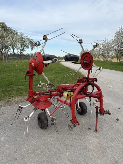 Pöttinger HIT470 Kreiselheuer