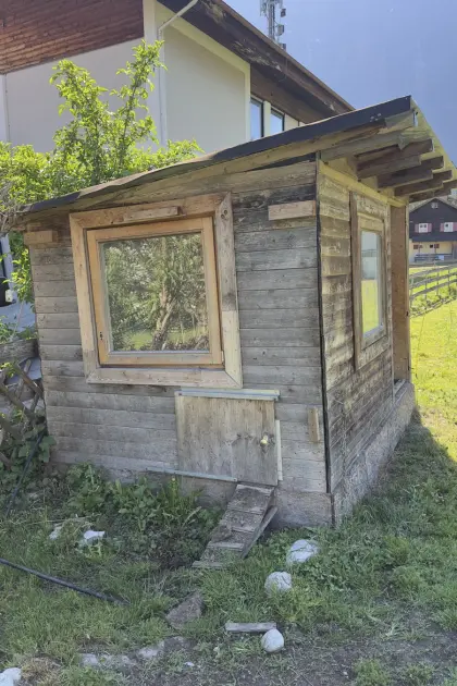 Verschenke Holzhütte
