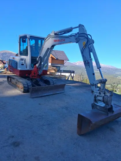 Takeuchi TB 235 Powertilt