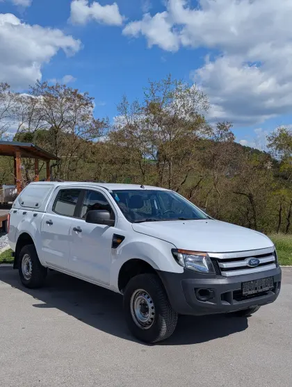 Ford Ranger 2.2 l 166.000 km Bj. 2015 Unterbodenschutz neu
