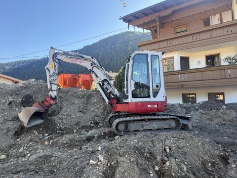 Takeuchi TB 138 FR mit Powertilt