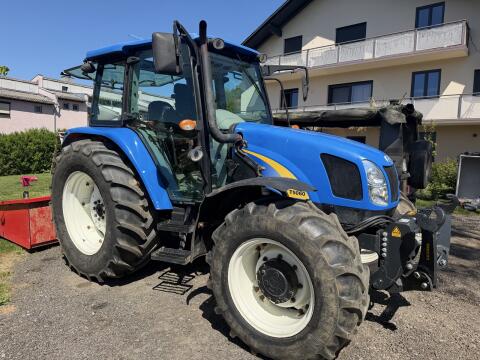 New Holland T5060 mit Fronthydraulik