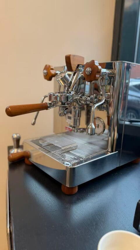 Lelit Bianca, Siebträger-Espressomaschine mit Holzakzenten