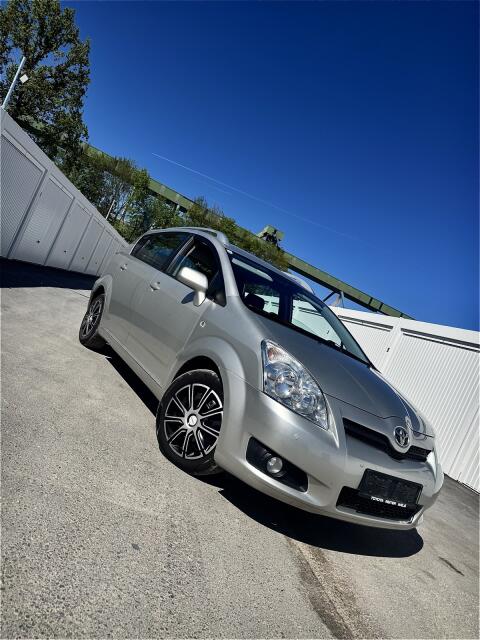 Toyota Corolla Verso 2,2 Diesel Pickerl neu