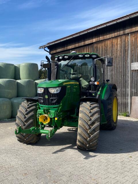 John Deere 6130R