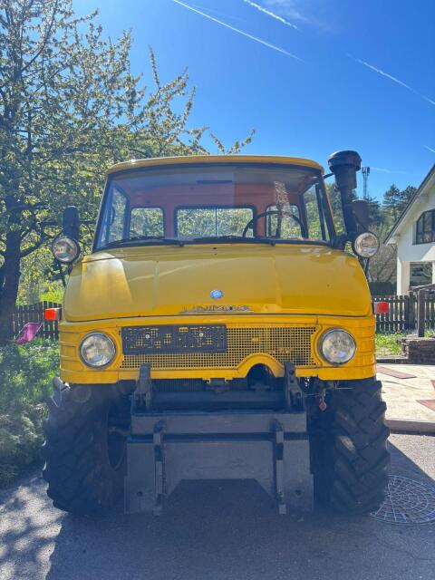 Mercedes Unimog 406