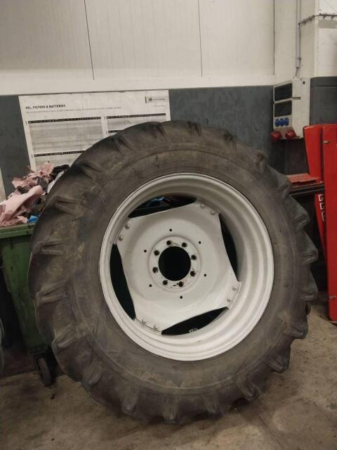 Reifen, Felgen Steyr 8110