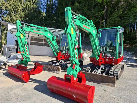 2x Takeuchi TB235 mit Powertilt, 2x Löffel, Takeuchi TB235