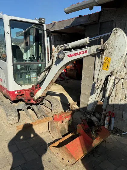 TAKEUCHI TB 216