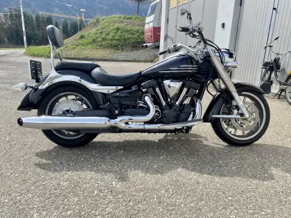 Yamaha XVS 1900 Midnight Star