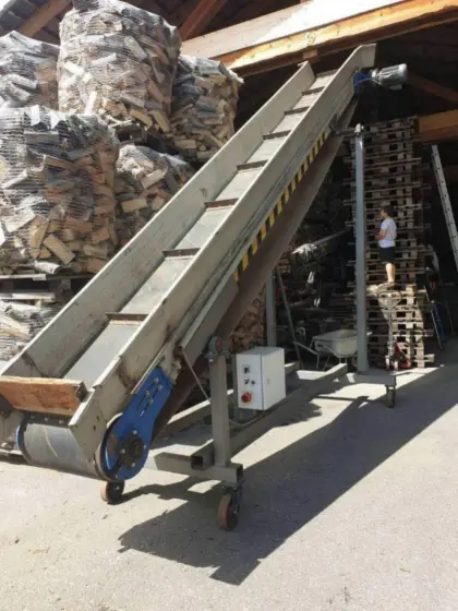 Förderband mit fahrbarem Untergestell