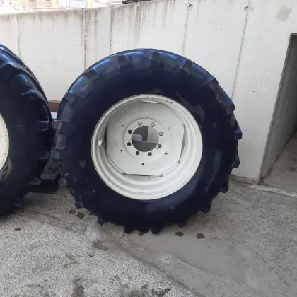 Steyr/Lindner/Fendt Kompletträder Steyr 8085