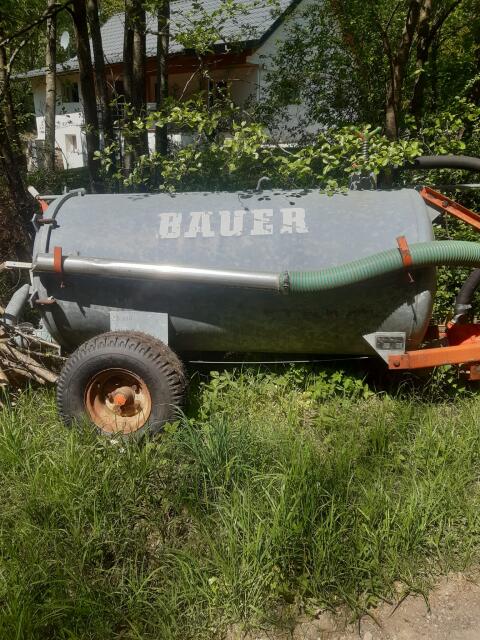 Güllefass, Wasserfass 1.700 l, Reifen, Kompressor und Dom neu