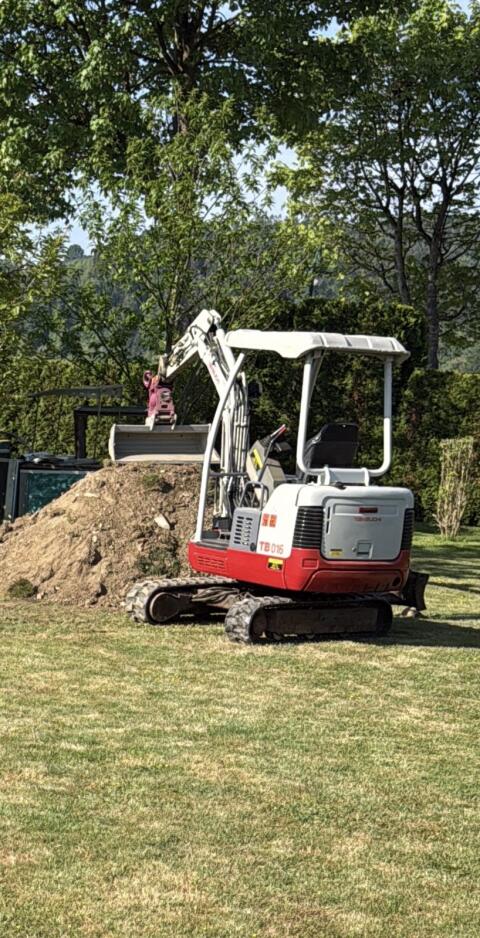 Takeuchi TB 016