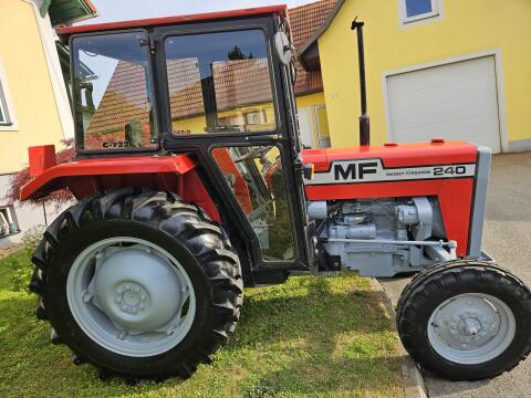 Massey Ferguson 240
