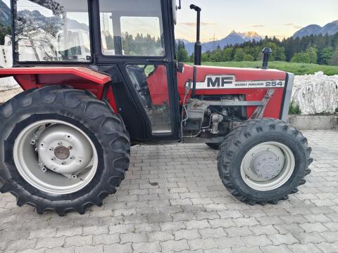Massey Ferguson 254