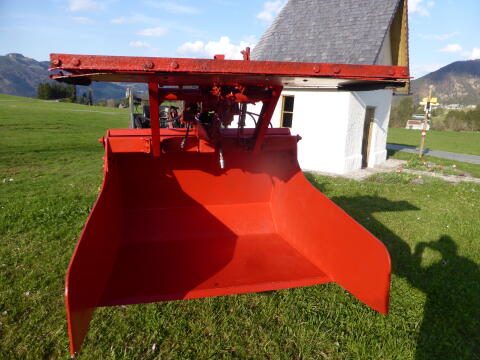 Hoftrac-Schaufel mit automatischem Misteinzug
