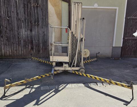 Genie Personenlift Klik Bühnensysteme Arbeitsbühne Hubbühne PLC-30 AC
