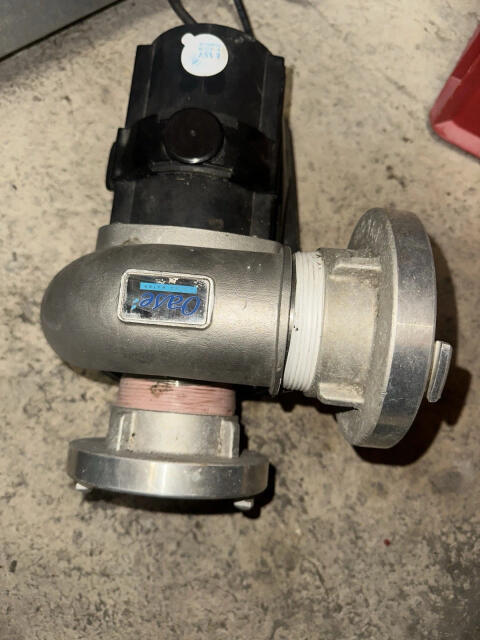Oase AquaMax Eco Titanium 3.000 Pumpe für Gartenteich und Pool