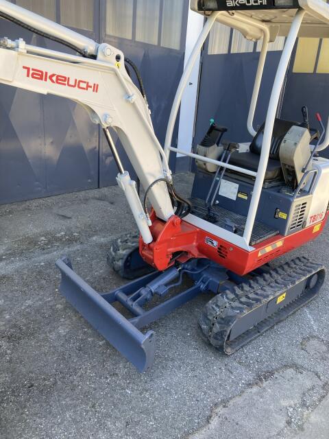 Takeuchi TB 016