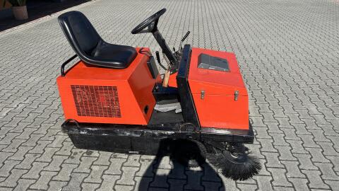 Aufsitz-Kehrmaschine Hako Jonas 1000V