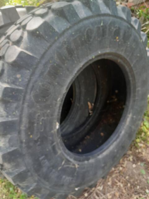 Reifen 335/80R20