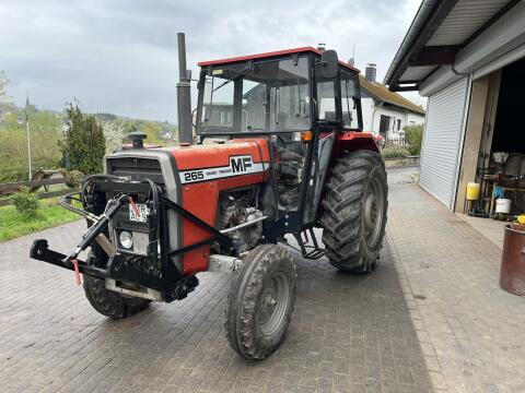 Massey Ferguson 265 mit nur 3.400 Bstd.