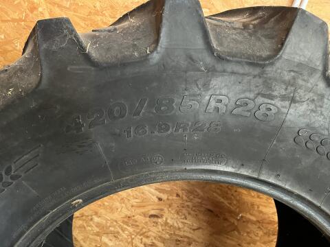 Traktor Kleber Hinterreifen 420/85 R28
