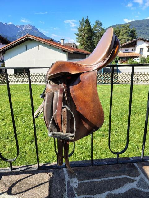 2 Stk. Reitsattel handgemacht