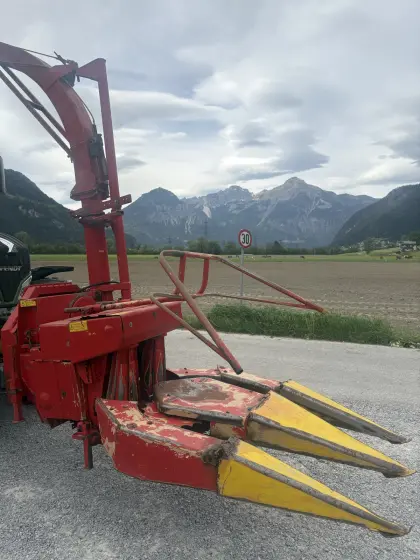 Pöttinger 2-Reiher Fronthäcksler