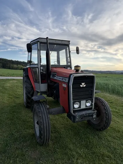 MF 274S Traktor
