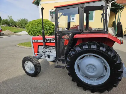 Massey Ferguson 240