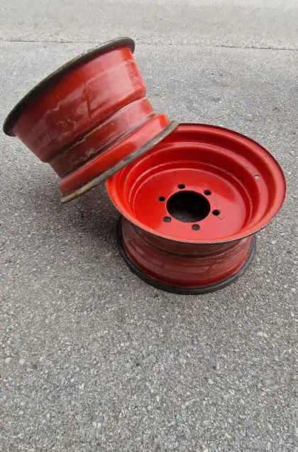 Verkaufe 2 Traktor-/Radlader-Felgen