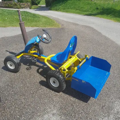 Gokart und Traktor