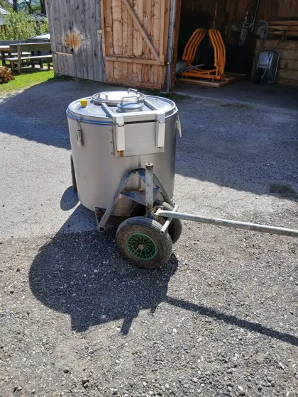 Milchtank mit Wagen Etscheid