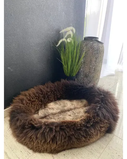 Anti-Stress-Haustierbett aus echtem Lammfell, Kuschelkomfort