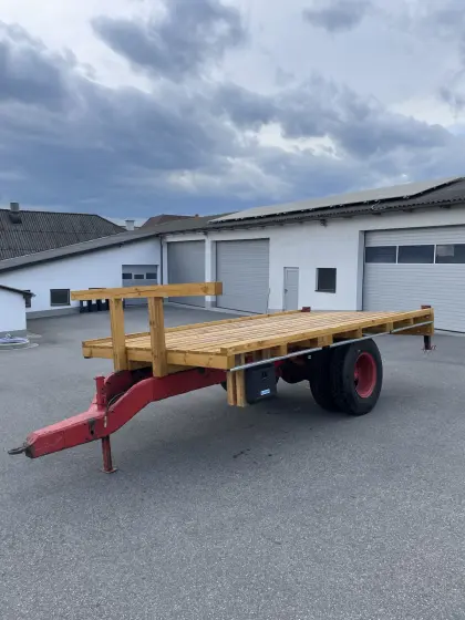 Verkaufe Ballenwagen, Tieflader