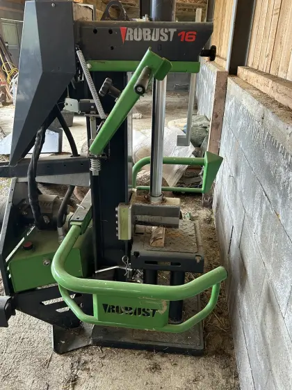 Holzspalter 16 t Robust 16